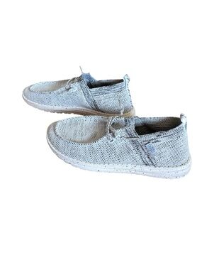 Hey Dude Wendy Halo Slip-On Shoes Women’s Size 6 (Youth 4-4.5) Stone White